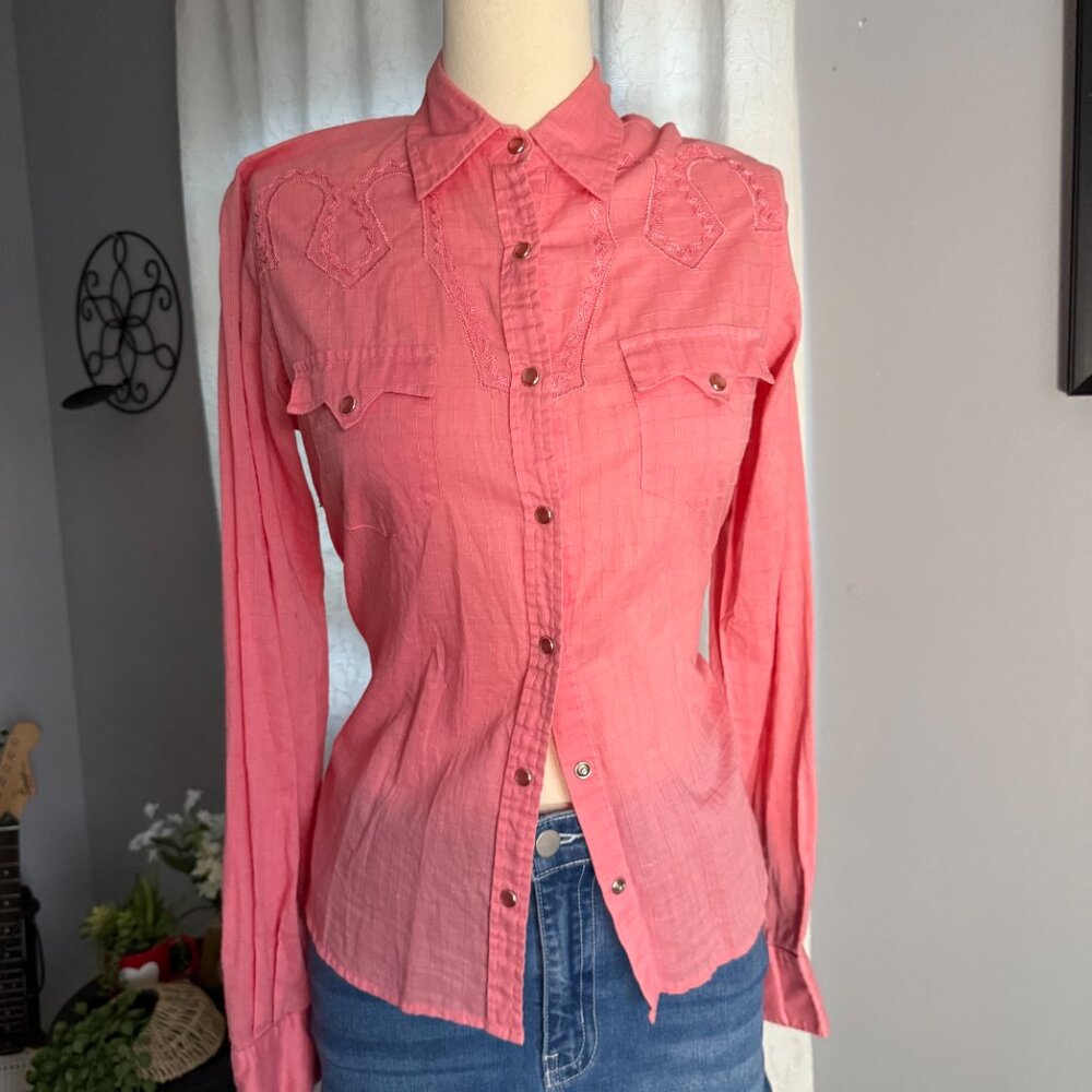 Pink Western Snap Button Cowgirl Shirt - Picture 4 of 10